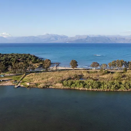 Otter By Posarellivillas * Αχαράβη