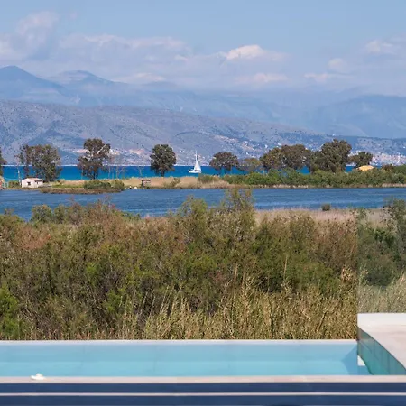 Otter By Posarellivillas