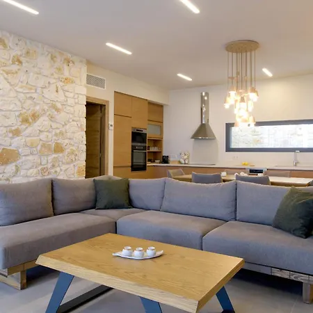 Otter By Posarellivillas Villa